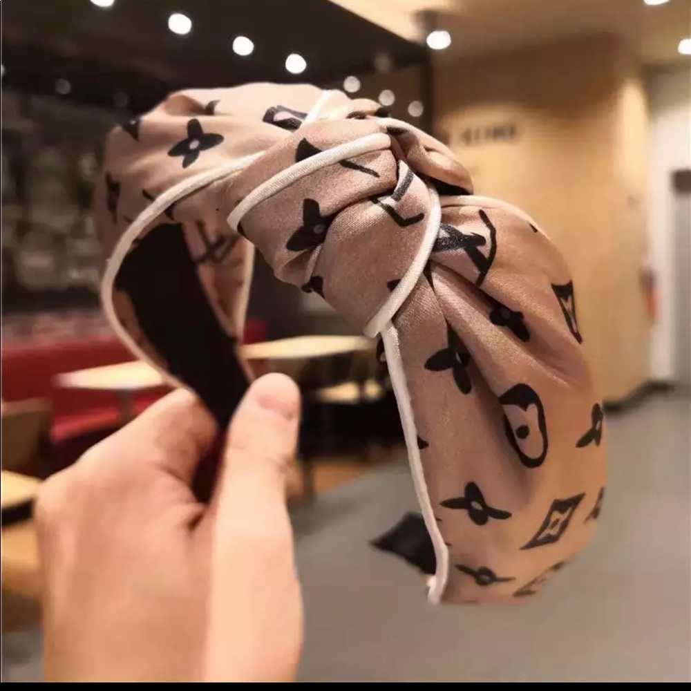 Woman headbands
